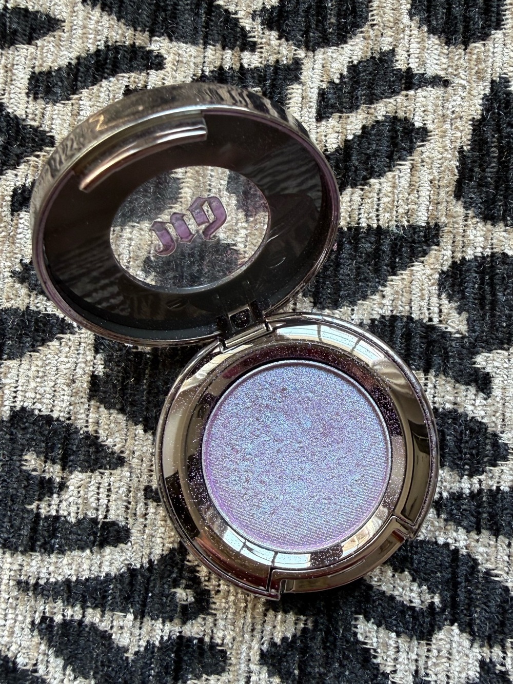 Urban Decay Eyeshadow (Shade Tonic) - Picture 3 of 4